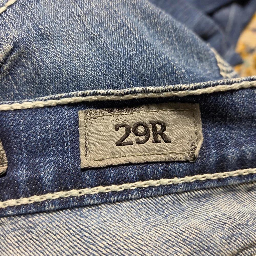 BKE Buckle Jake Straight Leg Jeans 29R/33 Contrast Stitch Medium Wash Western
